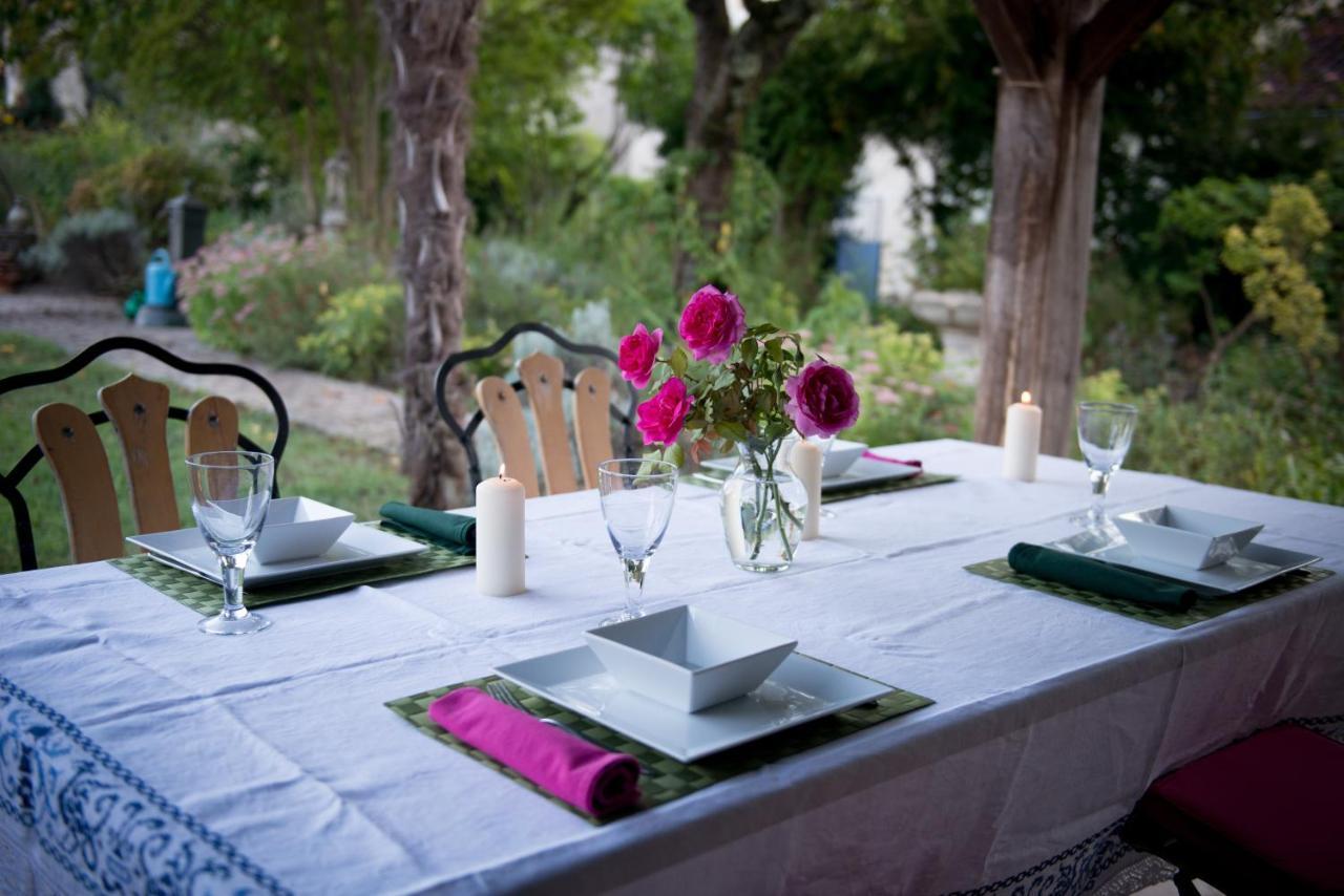 Le Petit Cochon Bed & Breakfast Valence-sur-Baise Exterior photo
